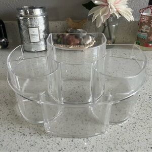 Hi There! Selling this Makeup organizer. Thank you!